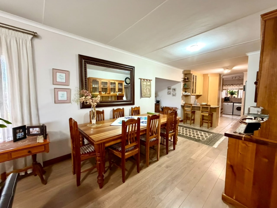 4 Bedroom Property for Sale in Fraaiuitsig Western Cape